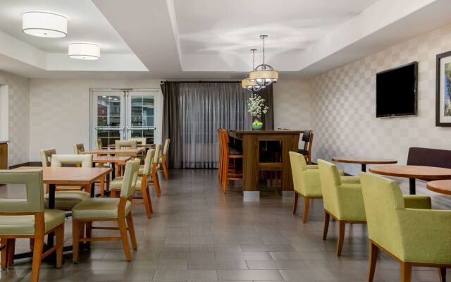 Fairfield by Marriott Inn & Suites Fresno River Park