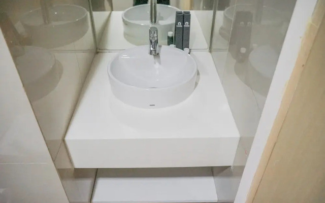 Studio Apartment at Tree Park Apartment