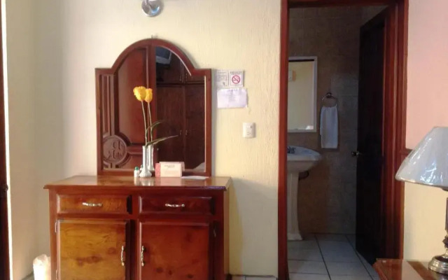 Hotel Plaza Jardín