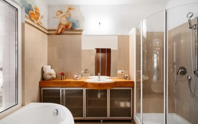 Fresco Apartment - LoftAffair
