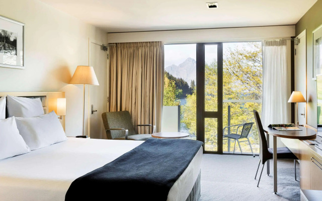 Novotel Queenstown Lakeside