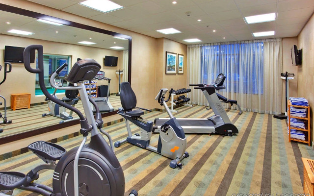 Holiday Inn Express & Suites Kingston Central by IHG