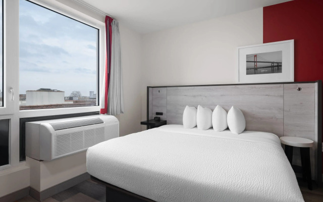 Ramada By Wyndham Brooklyn Near Flatbush