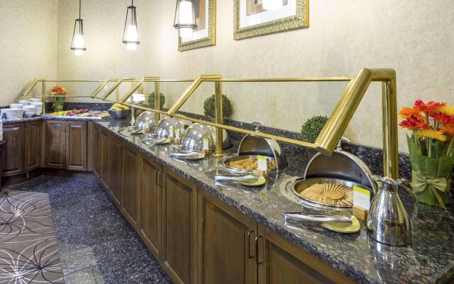 enVision Hotel & Conference Center Mansfield-Foxboro