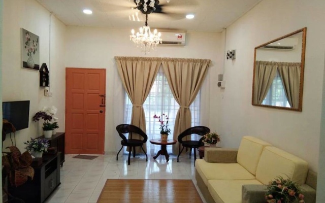 Ainis Guest House at The Lost World of Tambun – Guest Rooms – Ipoh