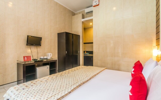ZEN Rooms Denays House