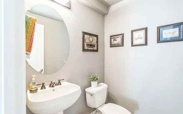 Beautiful Sunsets at 3BR Villa in Reno