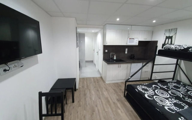 Small Apartments Denisa Business