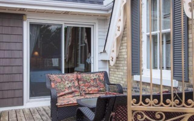 Avery House Bed & Breakfast