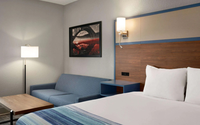 AmericInn by Wyndham Branson & Conference Center