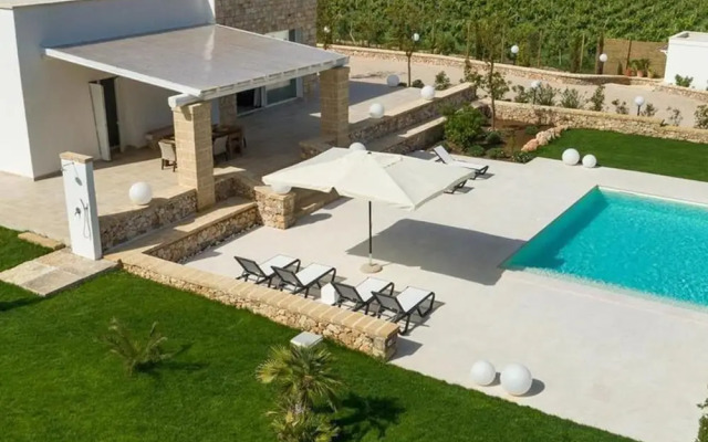 1619 Villa Eneide in Pescoluse Posto Vecchio