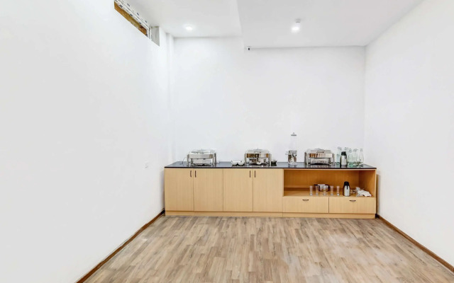 OYO Townhouse 70 Maula Ali Rd Knowledge Park III
