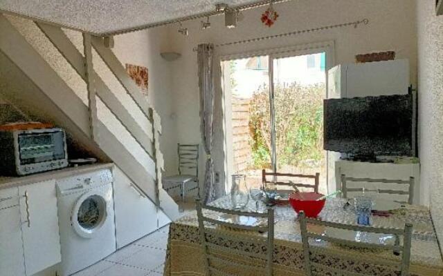 Maison avec piscine collective sur Gruissan 6MIN39