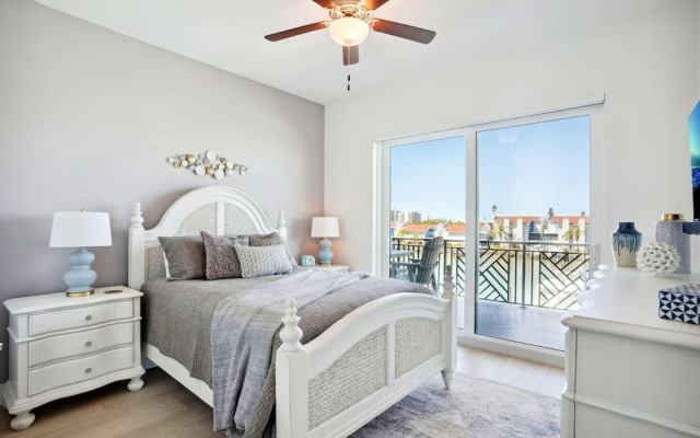 The Harbor Condo 305 - Premier