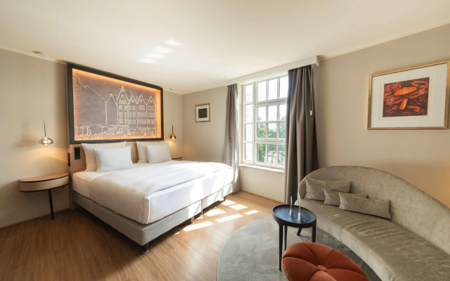 Wasserturm Hotel Cologne, Curio Collection by Hilton