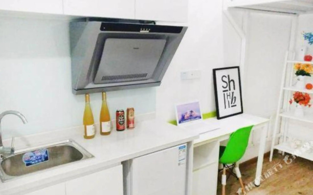 Yuju Hotel Apartment (Shanghai Pengpu New Village Subway Station)