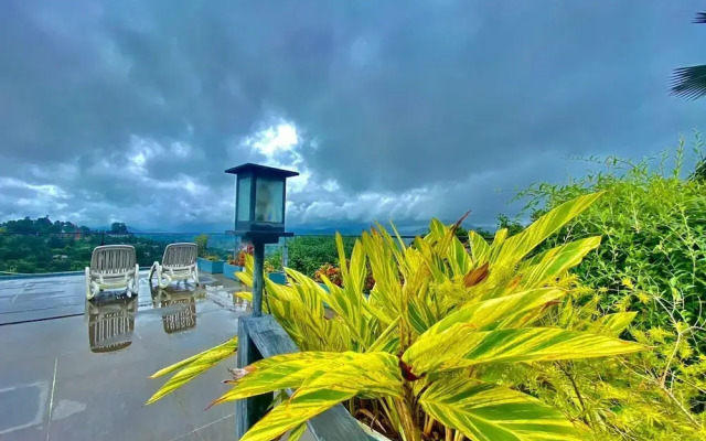 390 Villa Vista