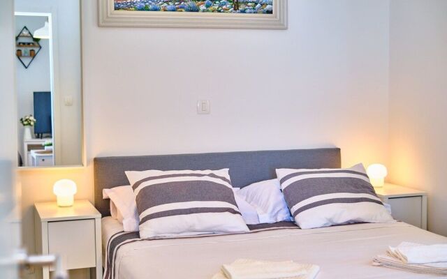 Luxury Seaside Apartment by Litto