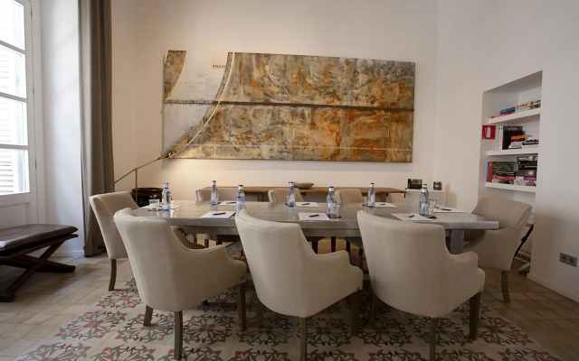 Puro Oasis Urban Hotel