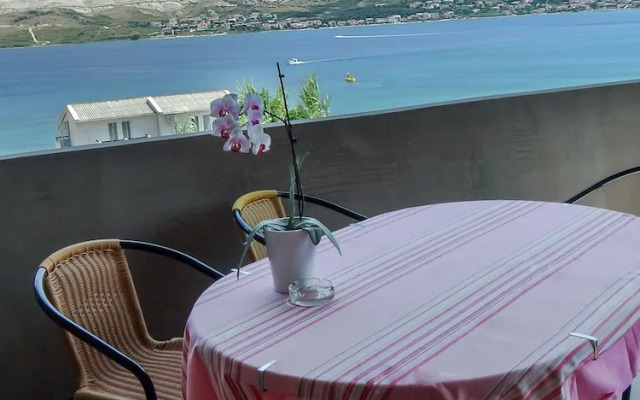 Beautiful Coastline View Apartment a4