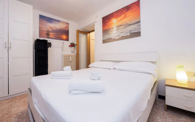 Bright Flat with Terrace near the Beach