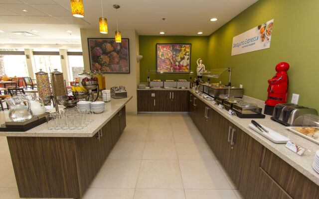 Holiday Inn Express Guadalajara Aeropuerto by IHG