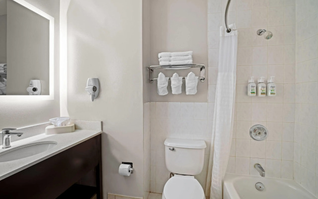 Super 8 by Wyndham Thunder Bay