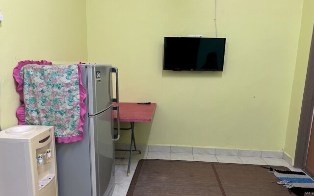 OYO 90967 Homestay Chalet Warisan Siti