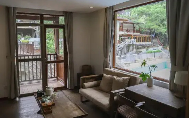 Youju B&B (Qingyuan Taihe Ancient Cave Gulongxia Branch)