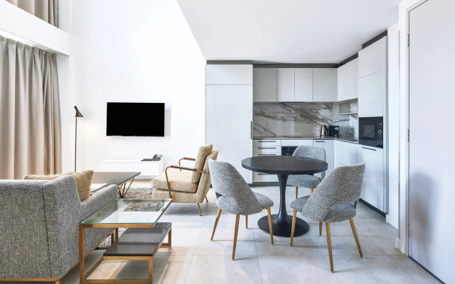 Meriton Suites Canberra