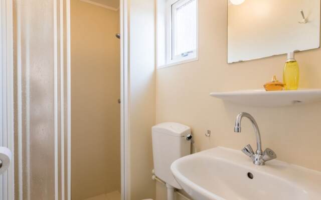 Well Furnished Chalet With Wifi, Near the Hunebedcentrum