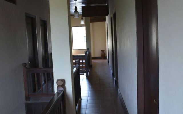 Bua Luang Hotel