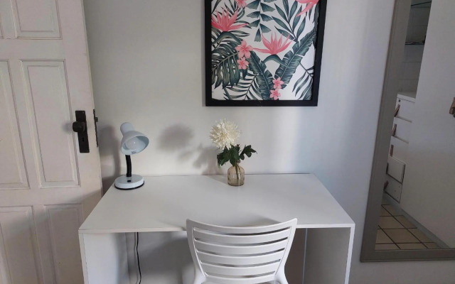 SUITE com BANHEIRO PRIVATIVO e QUARTO DUPLO