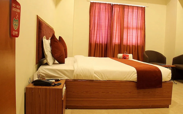 OYO 1697 Hotel PM Regency
