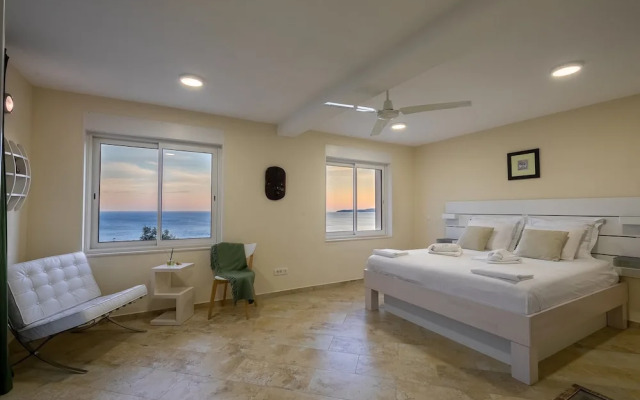 Stone Houses Dingač