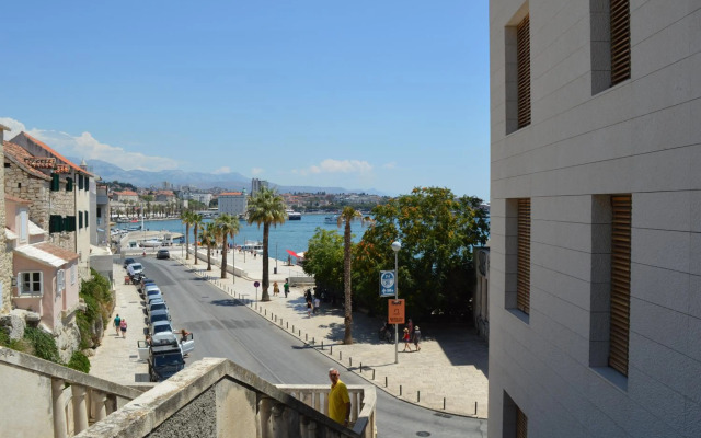 Luxury Apartment Kampanel