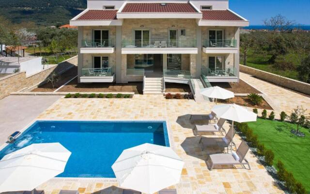 Supreme Luxury Suites