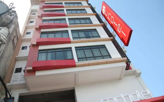 RedDoorz Plus near SM Fairview