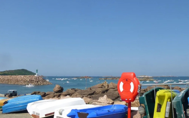 Apartment Near the Beach in Ploulec'h