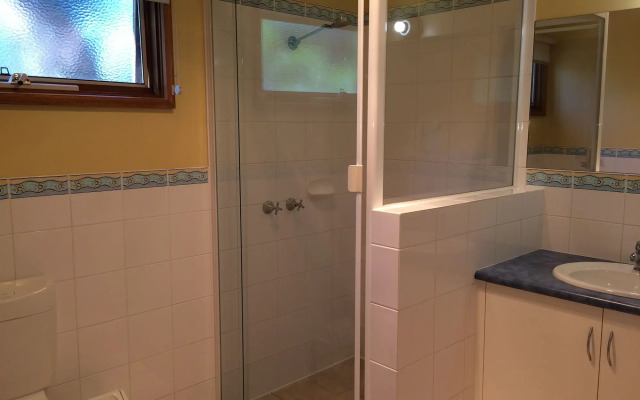 Split Point Cottages