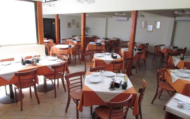 Hotel Barros Arana