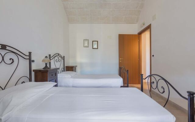 3279 Trullo Due Coni by Barbarhouse