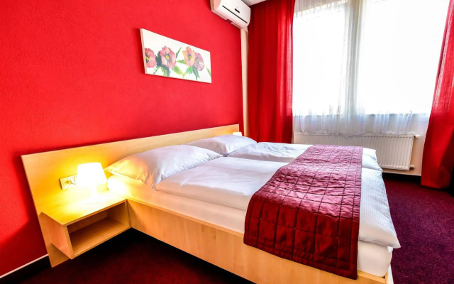 City Hotel
