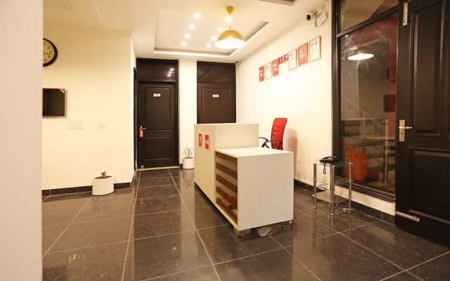 OYO Flagship 520 MG Road Metro Station