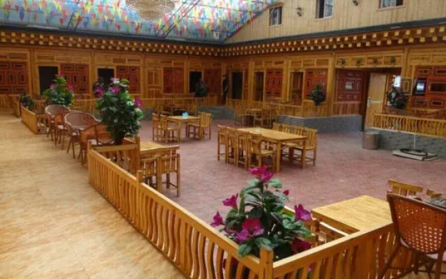 Xiahe Riyue Mountain Villa