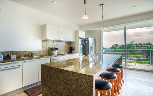 Abrazo Del Mar 3 Bedroom Condo