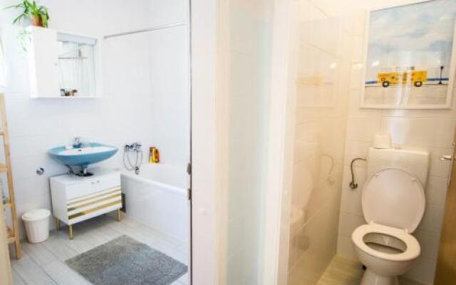 Spacious apartment by the sea 8+4