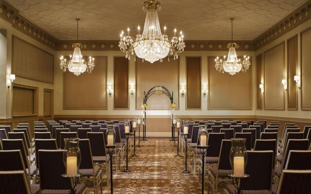 Sheraton Commander Hotel