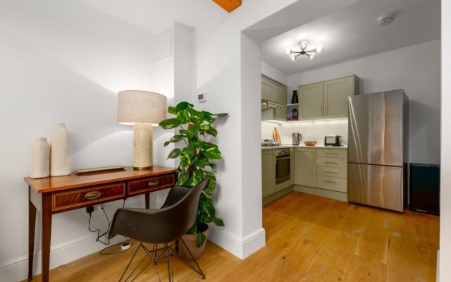 The Victorian House - Enticing 3bdr House With Garden
