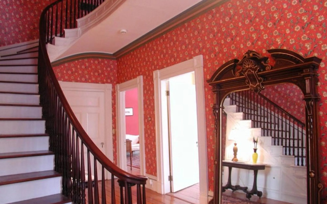 Delano Homestead Bed & Breakfast